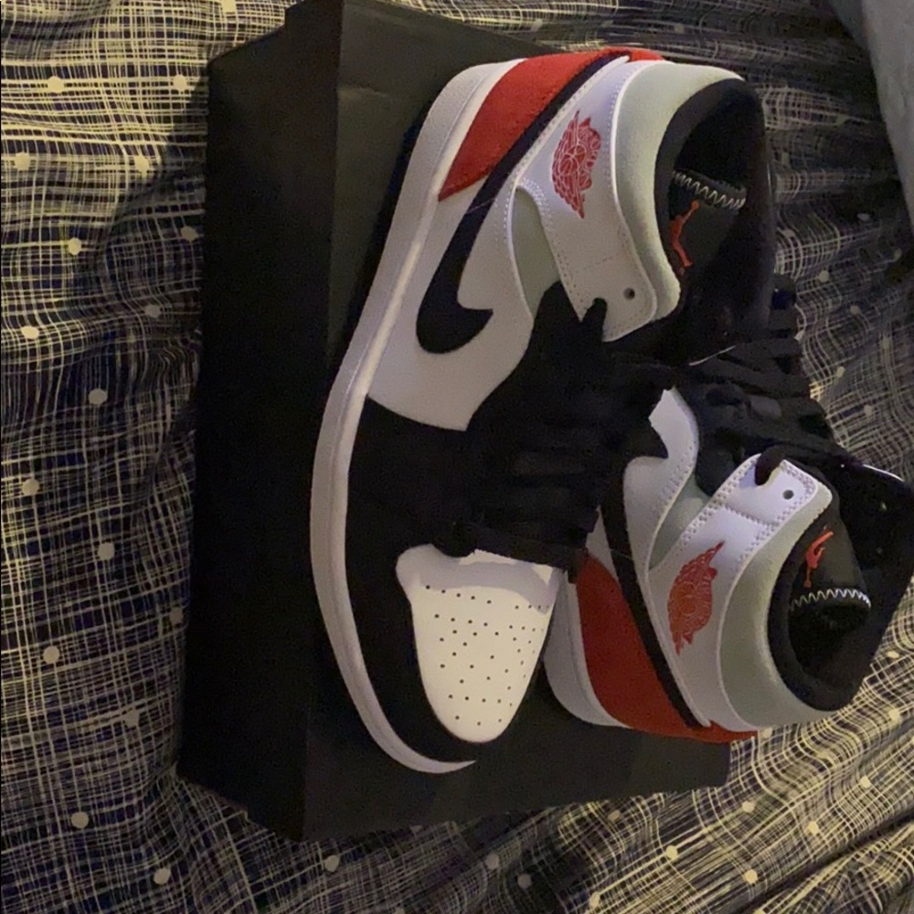 Air Jordan 1 Mid